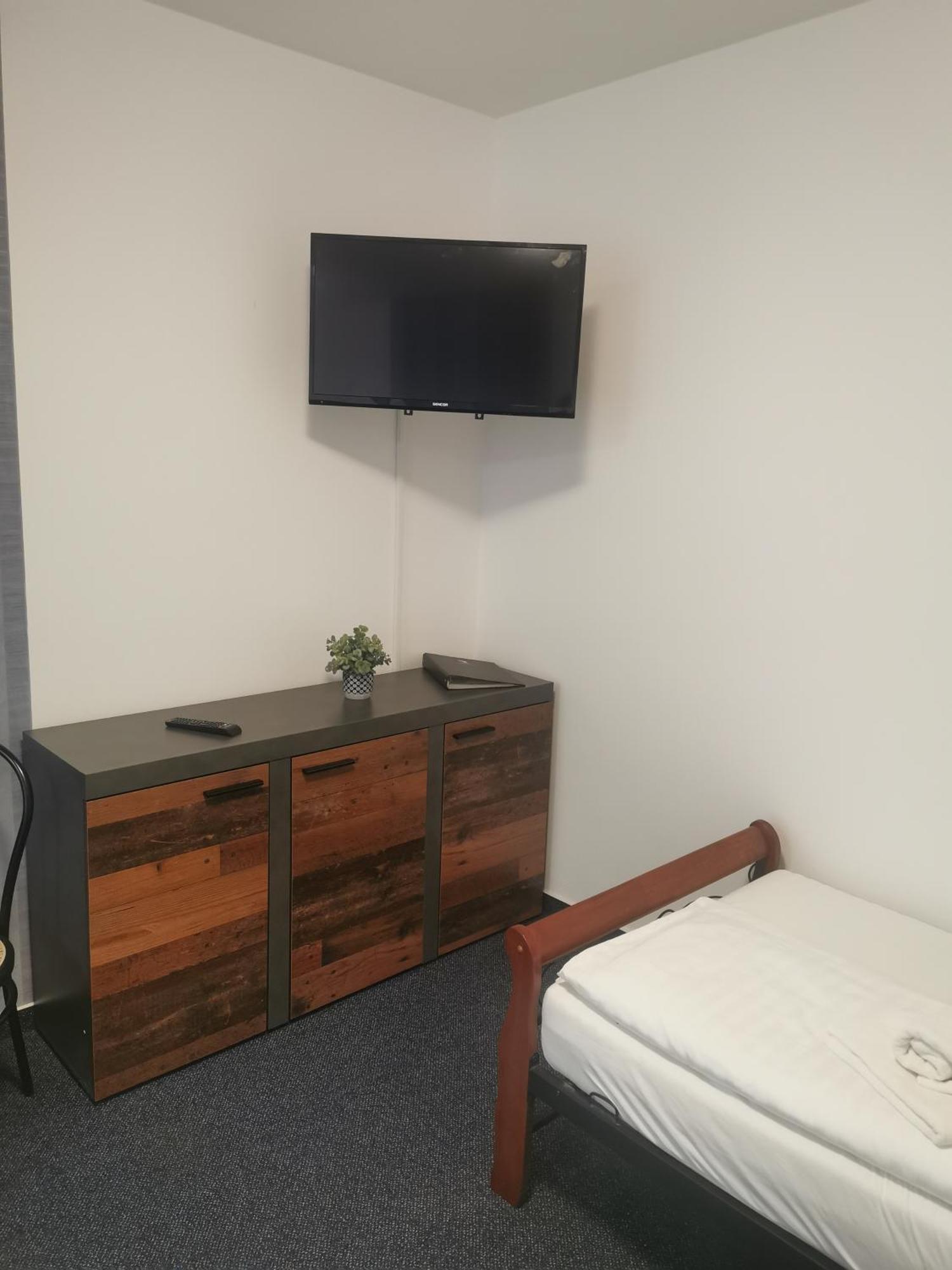 Nové Mesto nad Váhom Hotel Diana מראה חיצוני תמונה