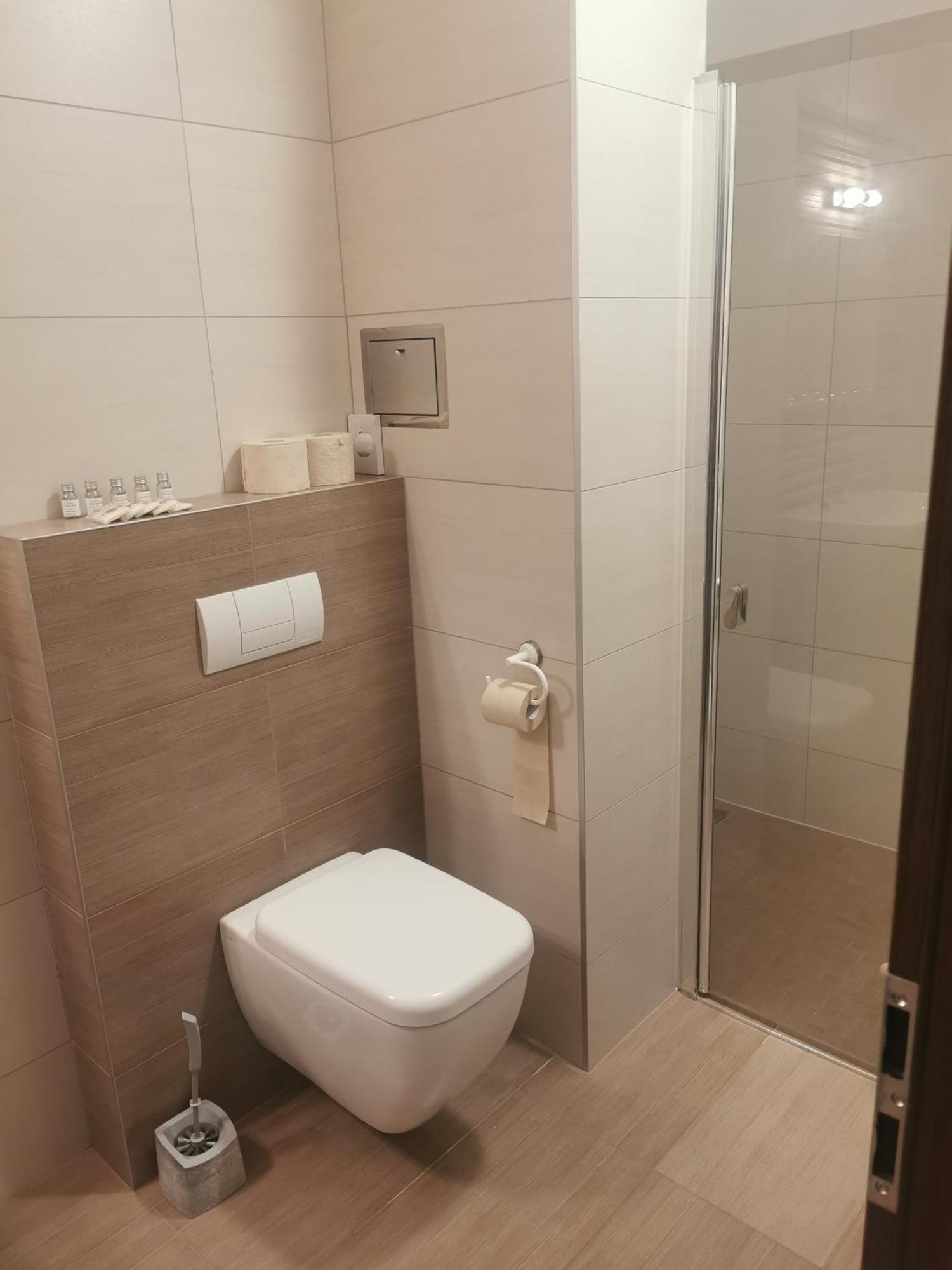 Nové Mesto nad Váhom Hotel Diana מראה חיצוני תמונה